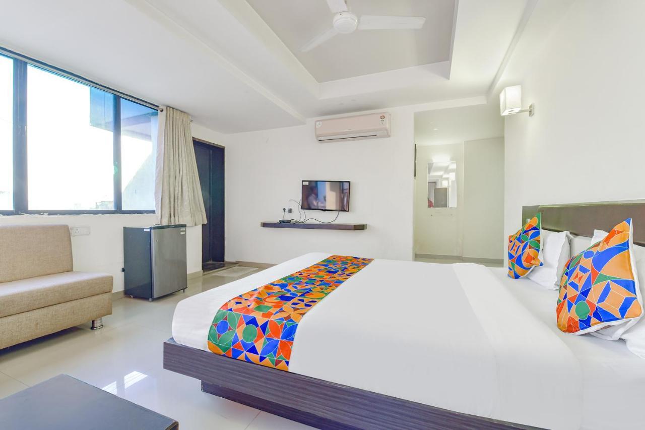 Fabhotel Skyland Ahmedabad Extérieur photo