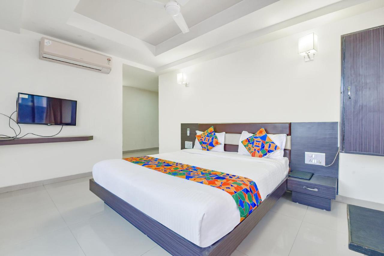 Fabhotel Skyland Ahmedabad Extérieur photo